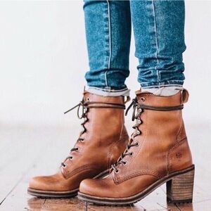 Frye Karen Sz 8 New Cognac Lace Up Combat Boots